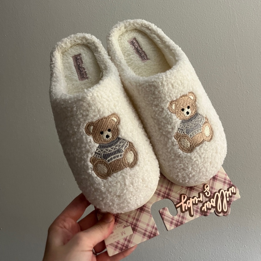 Willow and Ruby Teddy Bear Slippers, Size Women’s 7/8, New, original packaging